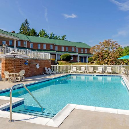 Quality Inn Waynesboro - Skyline Drive Eksteriør bilde