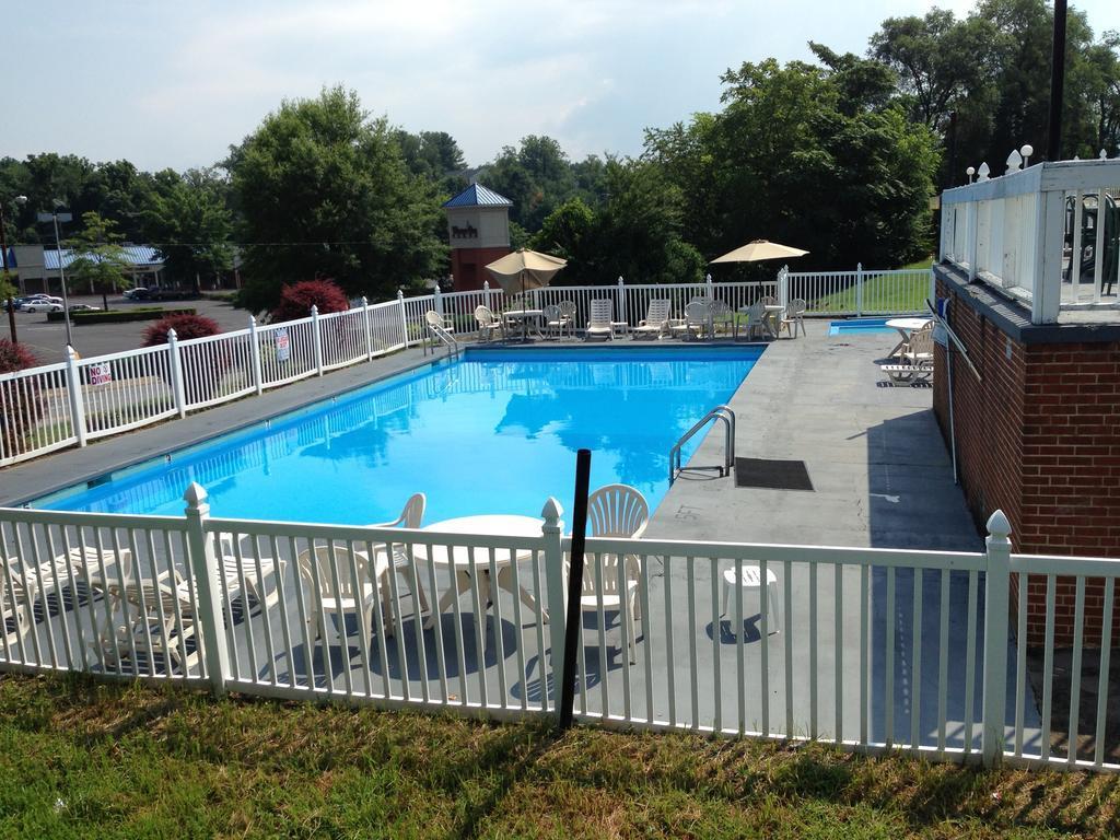 Quality Inn Waynesboro - Skyline Drive Eksteriør bilde